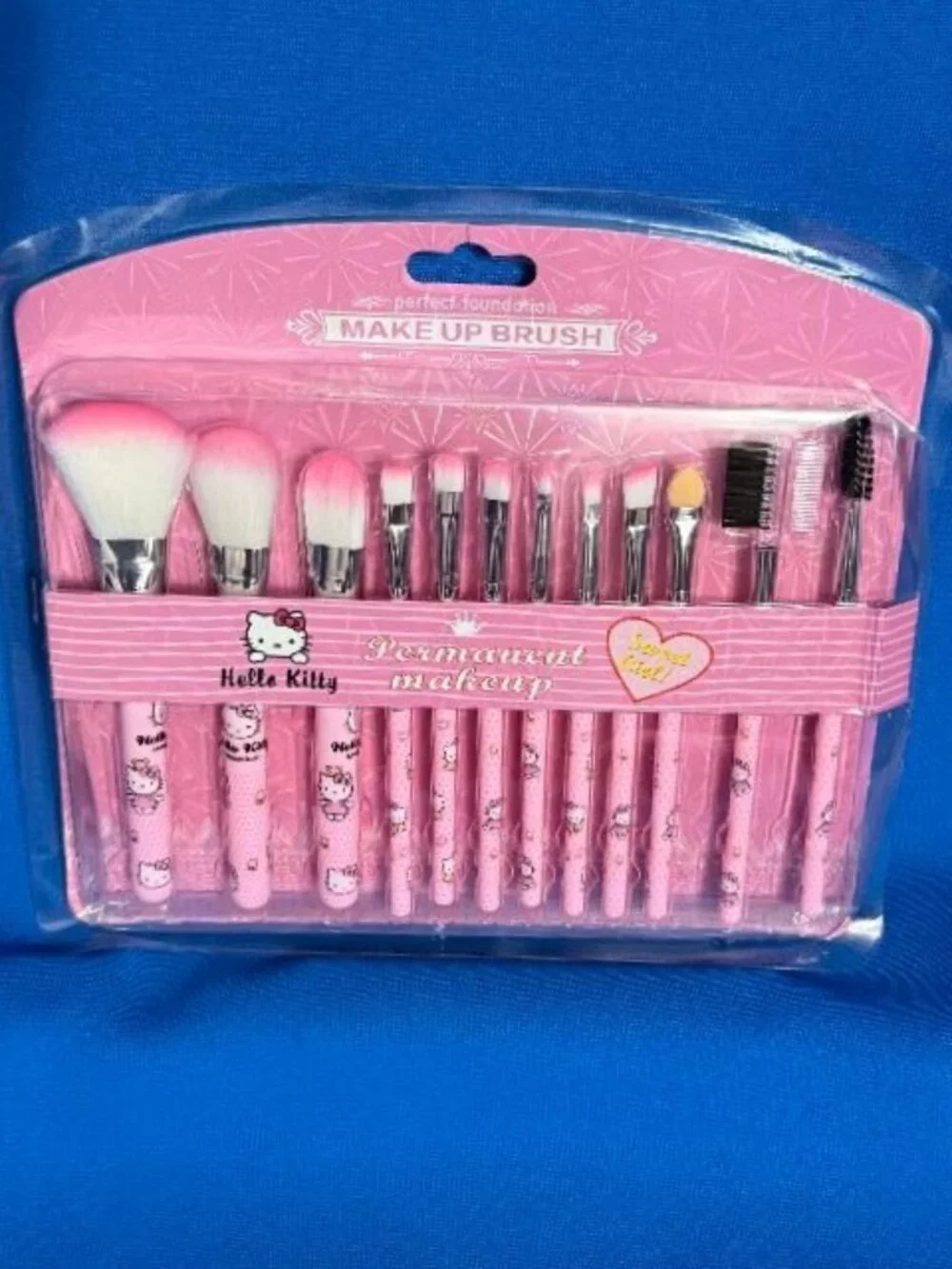 NEW ( HELLO KITTY ) 12 PIECE MAKEUP COSMETIC BRUSH & COMB SET PERFECT FOUNDATION